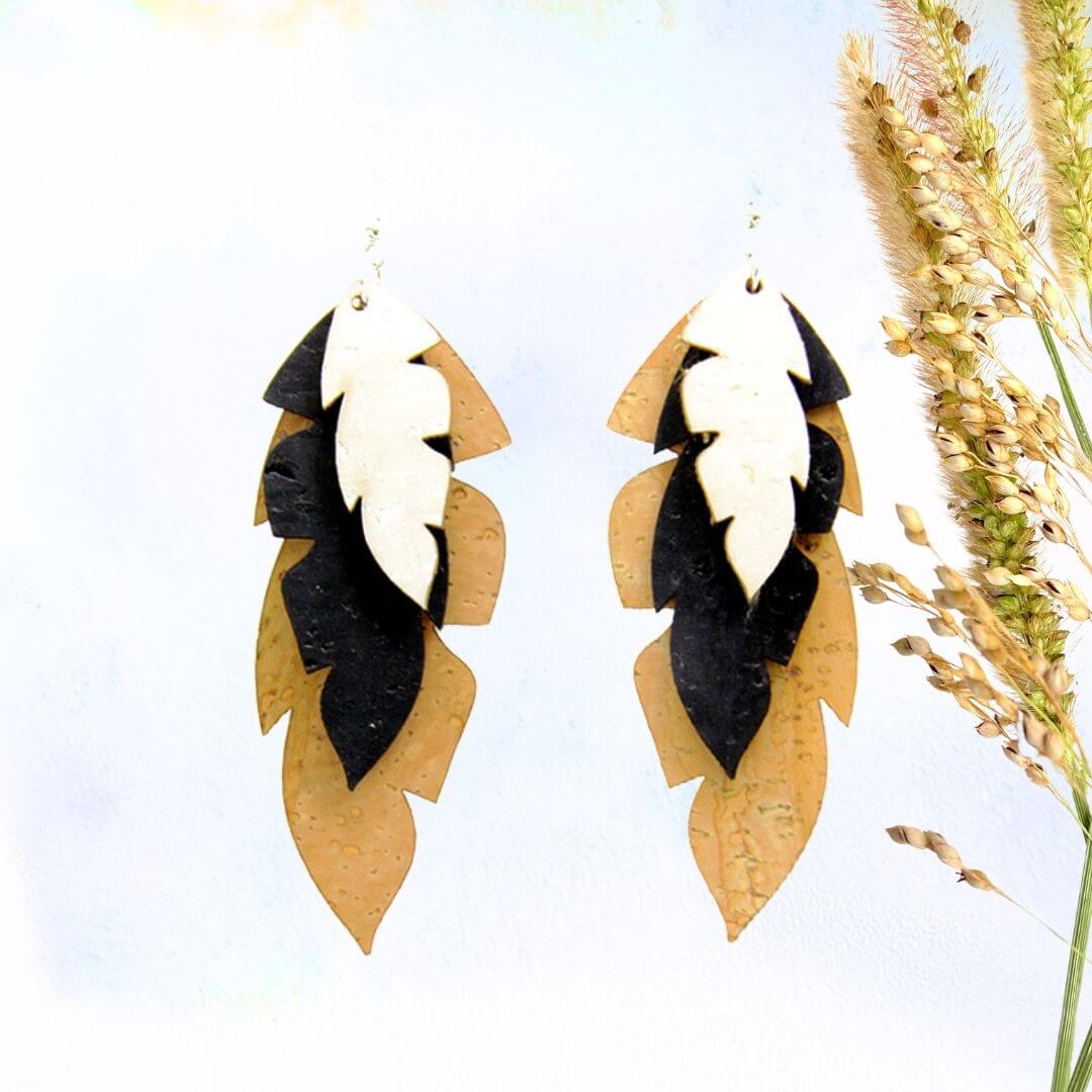 boucles d'oreilles femme liege - boucles d'oreilles fleurs - boucles d'oreille portugal - boucle d'oreille femme légère - boucles d'oreille orange - boucles d'oreilles originales- bijoux liege - bijou en liege portugal - boucle d'oreille liege - bijoux vegan