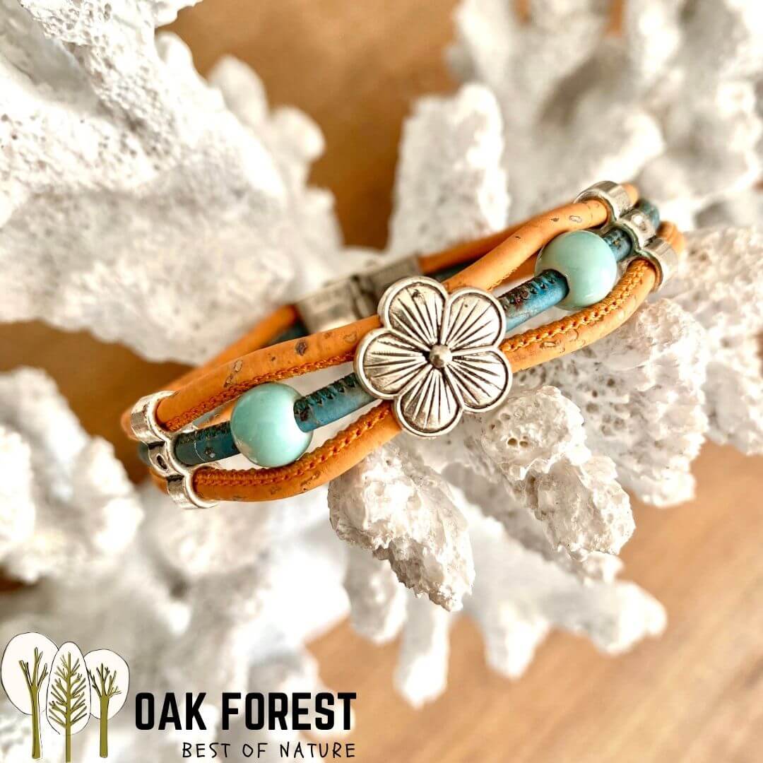 bracelet liege femme pas cher - bracelet liege fleuri - bracelet liège pour femme - bijoux en liège fleuri - bijoux femme portugal - idée cadeau fête des mères - bracelet fille vegan- bijou en bois - bijoux liege - bijou portugal - bijoux fantaisie pas cher