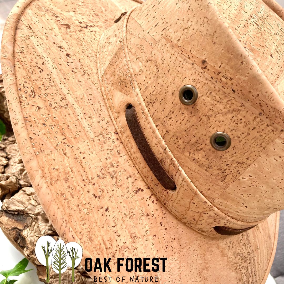 chapeau beret - béret - béret femme - béret homme - béret vegan - béret vegan homme - béret français - bérets - béret chapeau - chapeau beret homme - casquette homme - béret liège - beret liege - béret en liege - beret en liege - casquettes bérets homme - béret cuir végétal - beret femme cuir végétal - cuir vegetal - bonnet béret - casquette vegan - chapeau en liège - chapeau marron homme - chapeau Indiana Jones