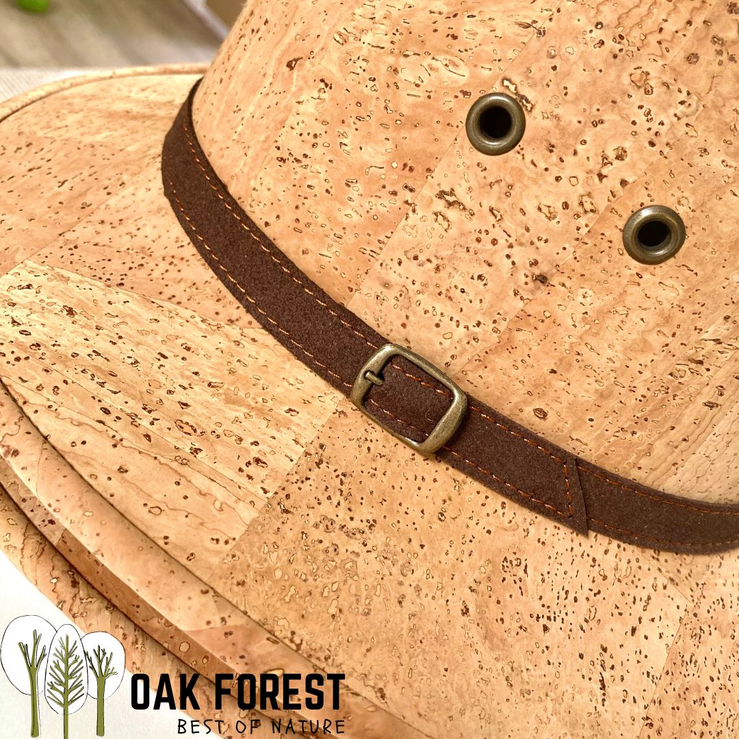 chapeau beret - béret - béret femme - béret homme - béret vegan - béret vegan homme - béret français - bérets - béret chapeau - chapeau beret homme - casquette homme - béret liège - beret liege - béret en liege - beret en liege - casquettes bérets homme - béret cuir végétal - beret femme cuir végétal - cuir vegetal - bonnet béret - casquette vegan - chapeau en liège - chapeau marron homme - chapeau Indiana Jones - chapeau Panama homme vegan - chapeau panama liege portugal