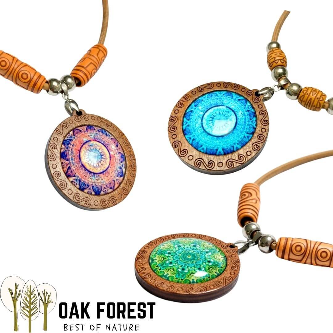 Trio de Colliers femme Spirit, cordon en liège 50 cm avec perles sculptées et pendentif en bois mandala bleu vert ou rose
