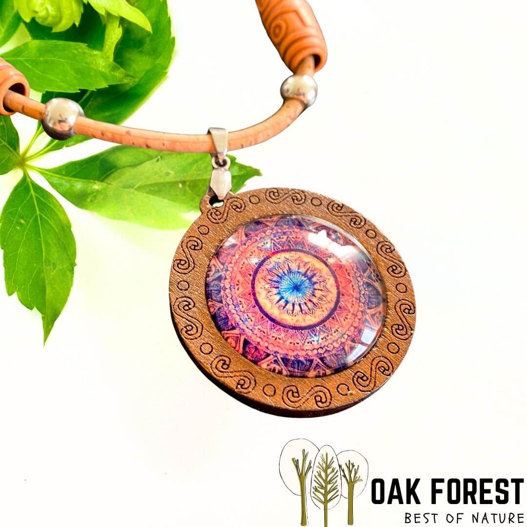 collier en liège - collier en liege - collier liège - collier liege - collier bois- Mandala- collier fantaisie - collier pas cher - idée cadeau noël - idée cadeaux Noel - pendentif - collier coeur - collier vegan - collier femme vegan - collier femme palmier - collier femme feuille portugal - collier bleu femme - collier soleil femme - collier turquoise femme