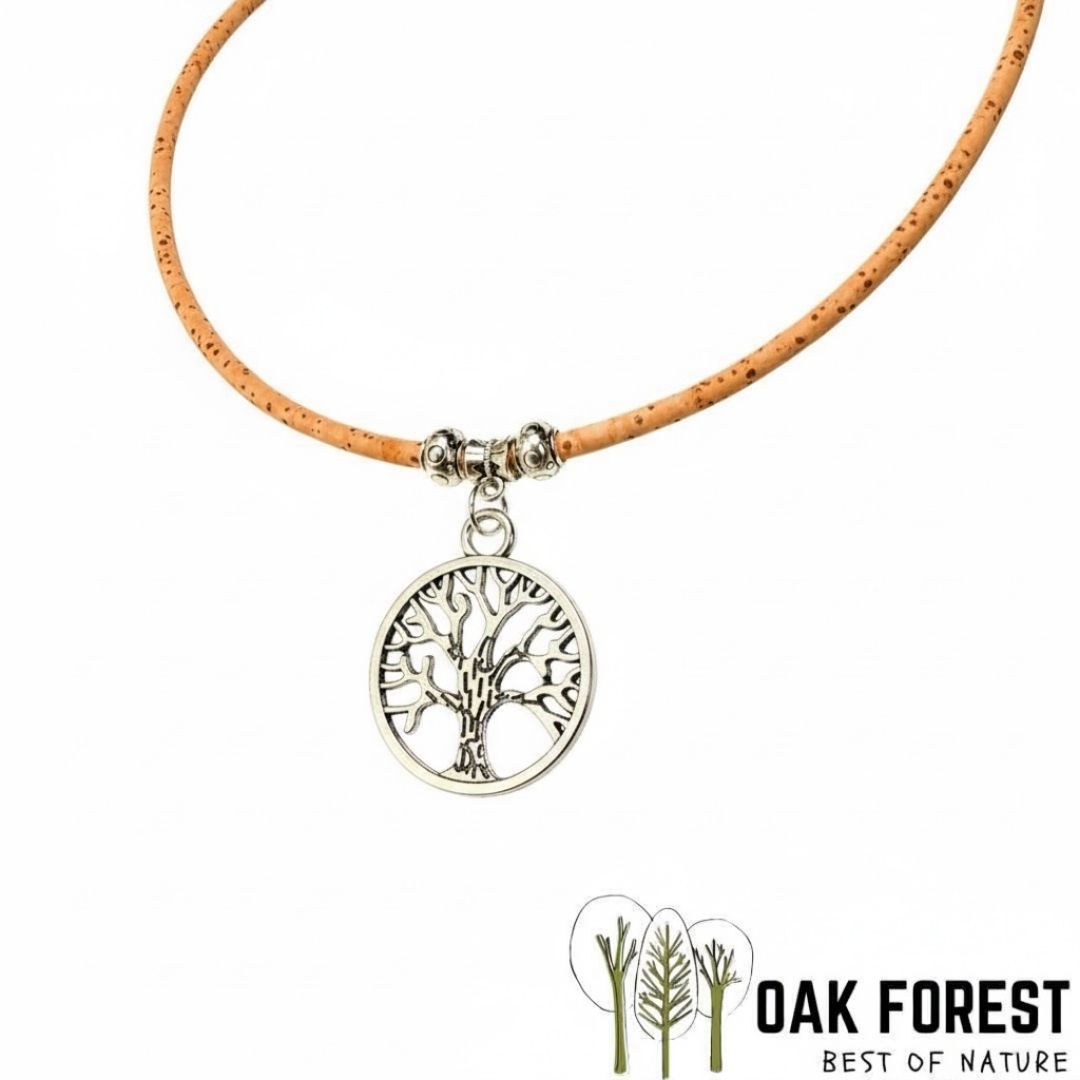 zoom sur collier en liege femme pendentif arbre de vie - collier made in Portugal