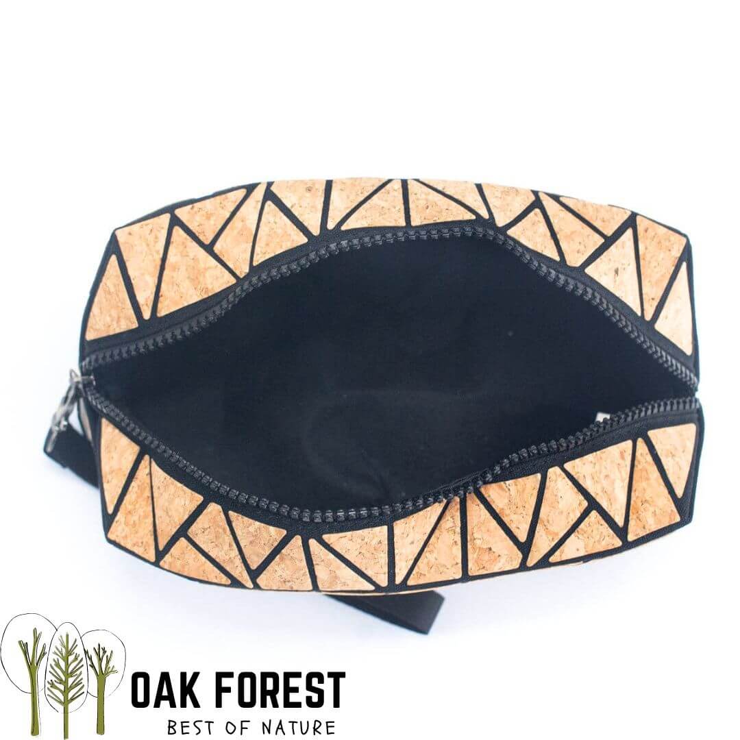 trousse de rangement - trousse à maquillage - trousse écolier - pochette femme moderne - pochette liege vegan - pochette en liège - pochette ne liege portugal - pochette de rangement polyvalente - pochette origami - pochette naturelle en cuir végétal - idée cadeau femme vegan - pochette noire de rangement - porte monnaie vegan en liege - porte monnaie - trousse de voyage -