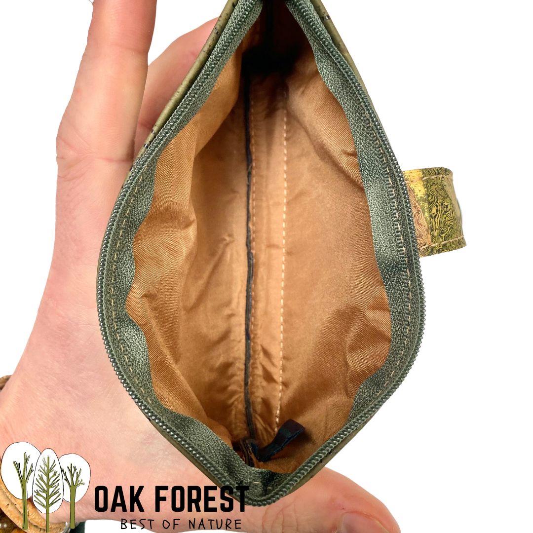porte monnaie dépliant vegan - porte monnaie femme vegan - porte monnaie homme vegan - porte monnaie compact - portefeuille compact vegan - portefeuille kaki liege - portefeuille liège vegan - portefeuille homme vegan bleu - portefeuille pas cher vegan - portefeuille de poche vegan - petit portefeuille pratique - portefeuille artisanal en liège - portefeuille idée cadeau - fête des mères - fêtes des pères