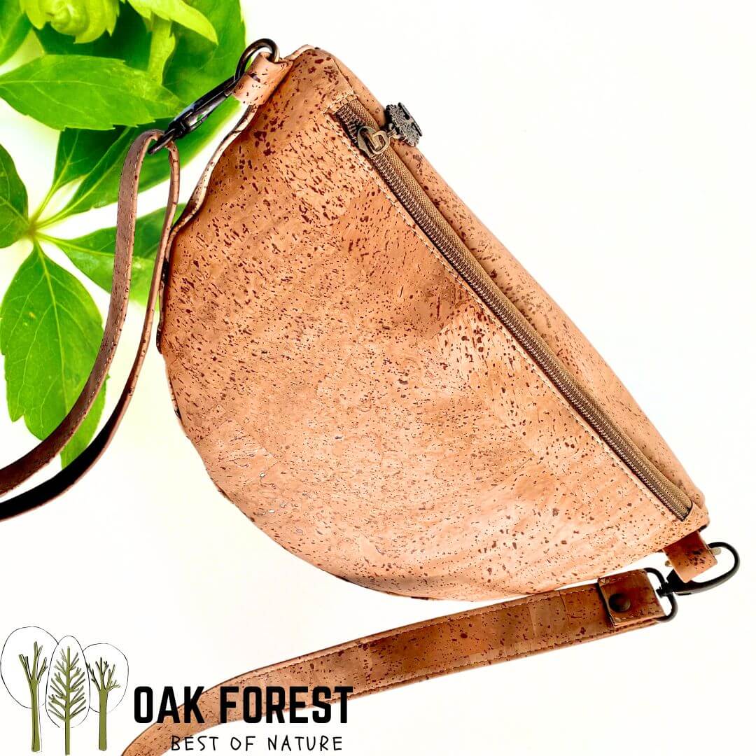 sac banane en liege - sac banane en liège - sac banane homme vegan liege - sac banane femme vegan liège portugal - sac banane vegan - sac banane cuir végétal - sac banane artisanale made in france - sac banane made in Portugal - sac banane cuir de liège - Montado - Sac montado - sac liege montado - sac banane montado