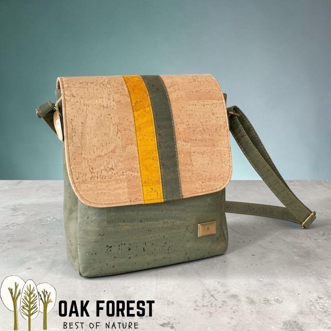 Besace homme en liège kaki avec rabat naturel à bande jaune et olive — modèle Rallye