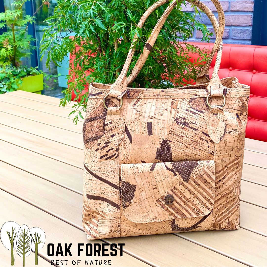 sac en liège portugal - mode durable - sac à main liege design - sac léger - sac matériau renouvelable - alternative cuir vegan - liège durable - liege écologique - sac femme écologique - sac femme naturel - sac en liège - sac en bois écologique - sac durable femme moderne - sac porté épaule