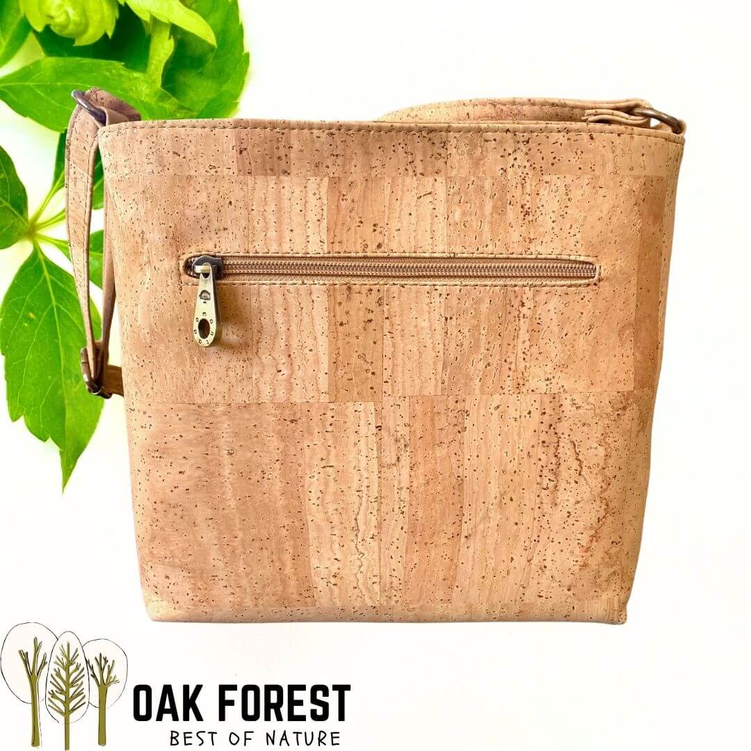 sac en liège - sac bandoulière en liège - sac femme - sac a main femme - sac vegan - sac végétal sac végétarien - sac cuir végétal - sac Portugal sac pas cher - sac tendance - sac en liège France - sac vegan femme - sac léger et pratique - sac naturel - sac artisanal - manga - sac manga - sac camel - petit sac pratique - sac fille - idée cadeau vegan