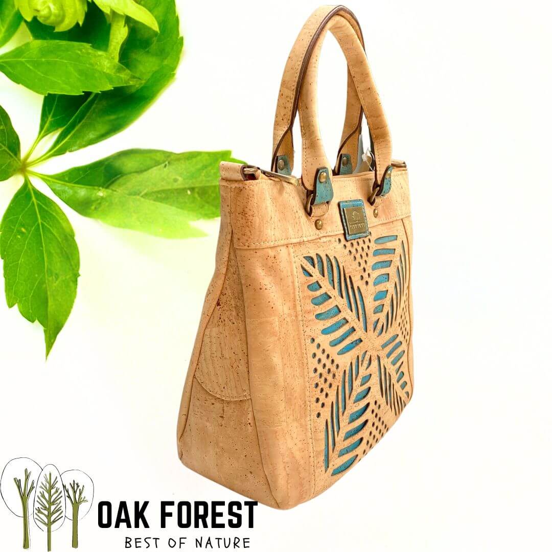 sac cartable homme vegan - sac bandouliere homme vegan liège - sac liège vegan - cartable vegan en liège Portugal - sac léger en liège - sac cuir végétal femme - cartable femme vegan - besace en liege vegan - besace homme camel - sac camel en liege vegan - sac made in France - sac homme made in France - sac Montado - sac liege Montado - Montado