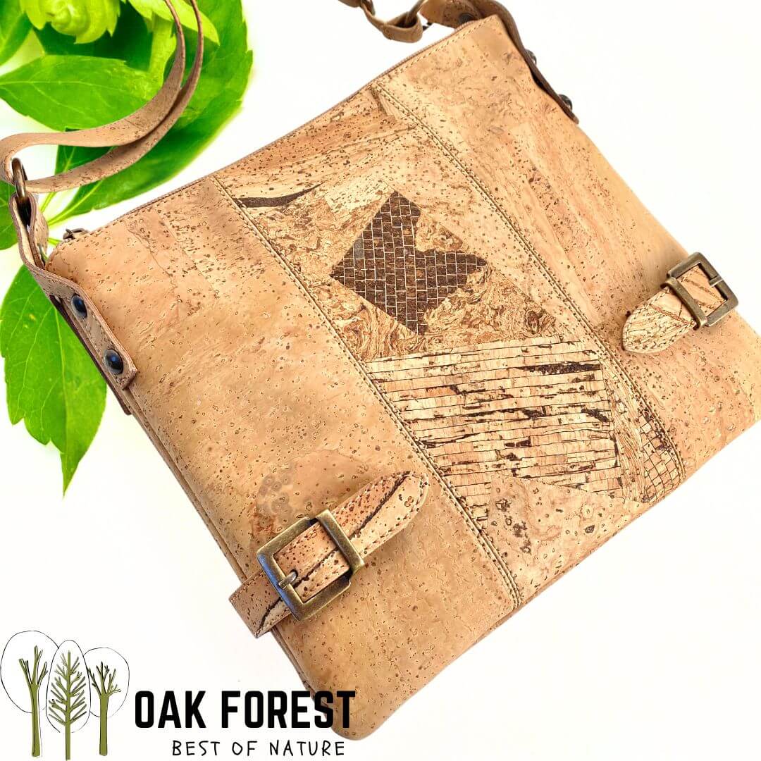 sac en liège - sac en liege - sac bandoulière en liège - sac bandouliere en liege - sac à main liège - sac bandoulière femme - sac origami - sac original - sac vegan - sac cuir végétal - sac bandoulière pas cher - sac bandoulière petit prix- sac naturel - petit sac fille - sac pratique - sac géométrique-sac à main en liège portugal - mode éthique - liège durable - liège écologique - artisanat durable - portugal - arbre de vie - sac naturel femme - idée cadeau écologique - sac vegan femme