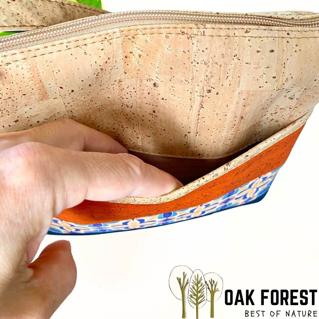 sac en liège - sac bandoulière en liège - sac femme - sac a main femme - sac vegan - sac végétal sac végétarien - sac cuir végétal - sac Portugal sac pas cher - sac tendance - sac en liège France - sac vegan femme - sac léger et pratique - sac naturel - sac artisanal - manga - sac manga - sac camel - petit sac pratique - sac fille - idée cadeau vegan