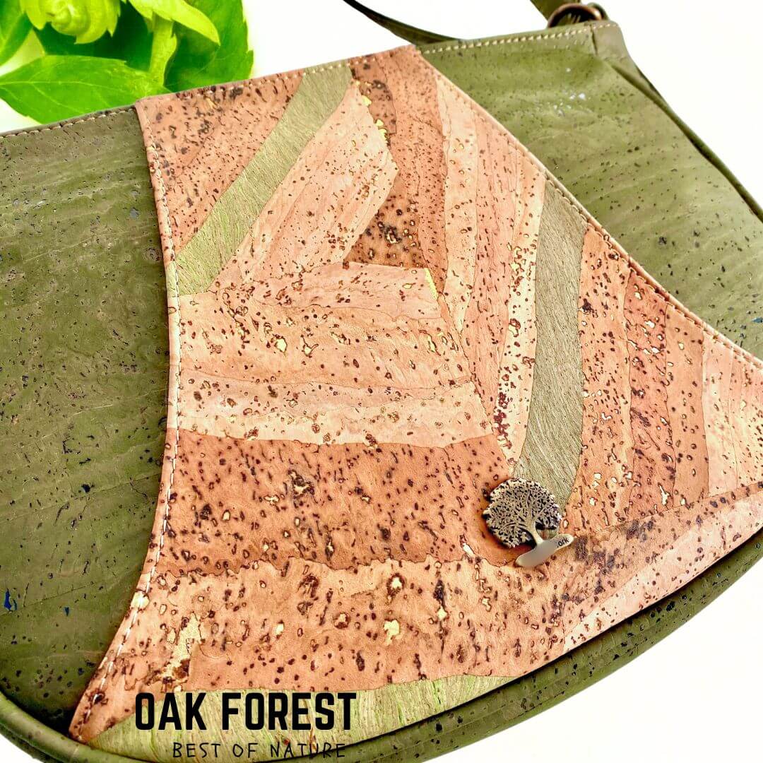 sac en liège - sac en liege - sac bandoulière en liège - sac bandouliere en liege - sac à main liège - sac bandoulière femme - sac origami - sac original - sac vegan - sac cuir végétal - sac bandoulière pas cher - sac bandoulière petit prix- sac naturel - petit sac fille - sac pratique - sac géométrique-sac à main en liège portugal - mode éthique - liège durable - liège écologique - artisanat durable - portugal - arbre de vie - sac naturel femme - idée cadeau écologique - sac vegan femme