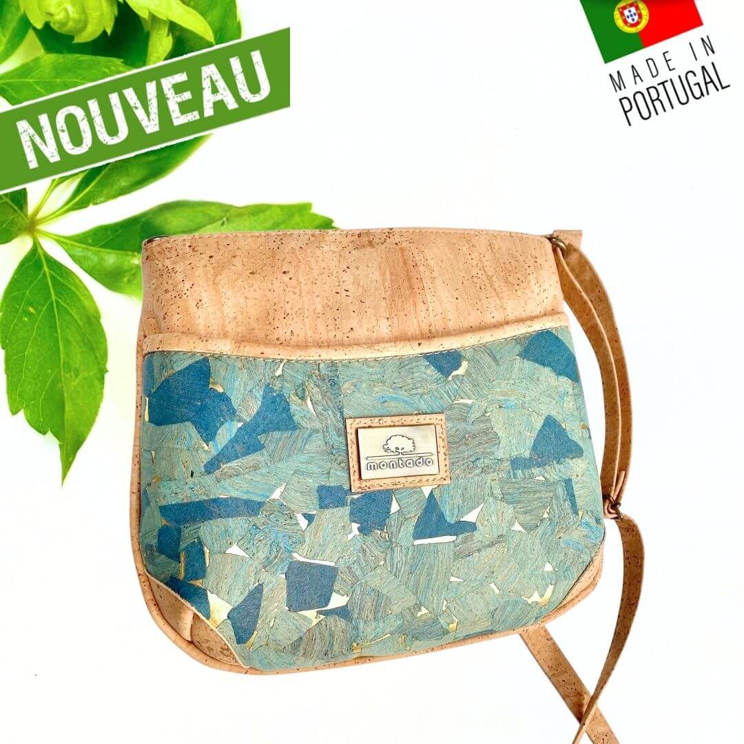 Sac besace Solène Blue en liège naturel avec rabat mosaïque bleu canard et doré