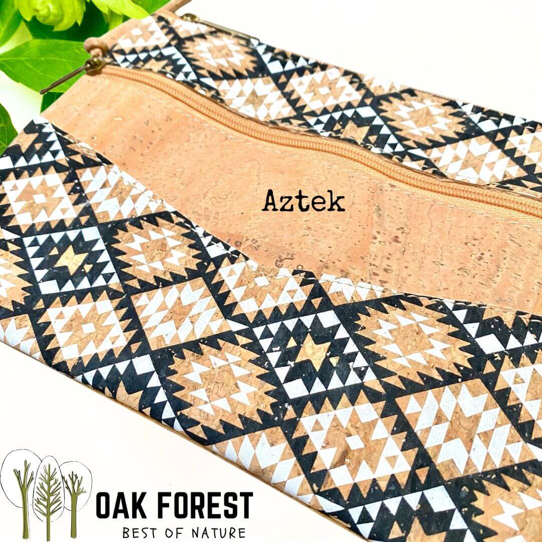 pochette vegan en liege - sac bandouliere liege - sac femme vegan - sac bandoulière en liège - sac liege portugal - pochette légère en liege - pochette cuir végétal - sac bandouliere femme vegan - petit sac léger - petit sac végétal - cuir vegan - pochette en liège - sac en liege léger - pochette fillette été - pochettes colorées été fille - sac femme vegan - sac caramel - sac camel vegan