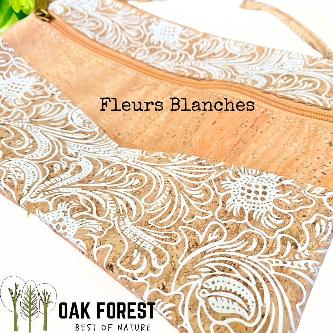 pochette vegan en liege - sac bandouliere liege - sac femme vegan - sac bandoulière en liège - sac liege portugal - pochette légère en liege - pochette cuir végétal - sac bandouliere femme vegan - petit sac léger - petit sac végétal - cuir vegan - pochette en liège - sac en liege léger - pochette fillette été - pochettes colorées été fille - sac femme vegan - sac caramel - sac camel vegan