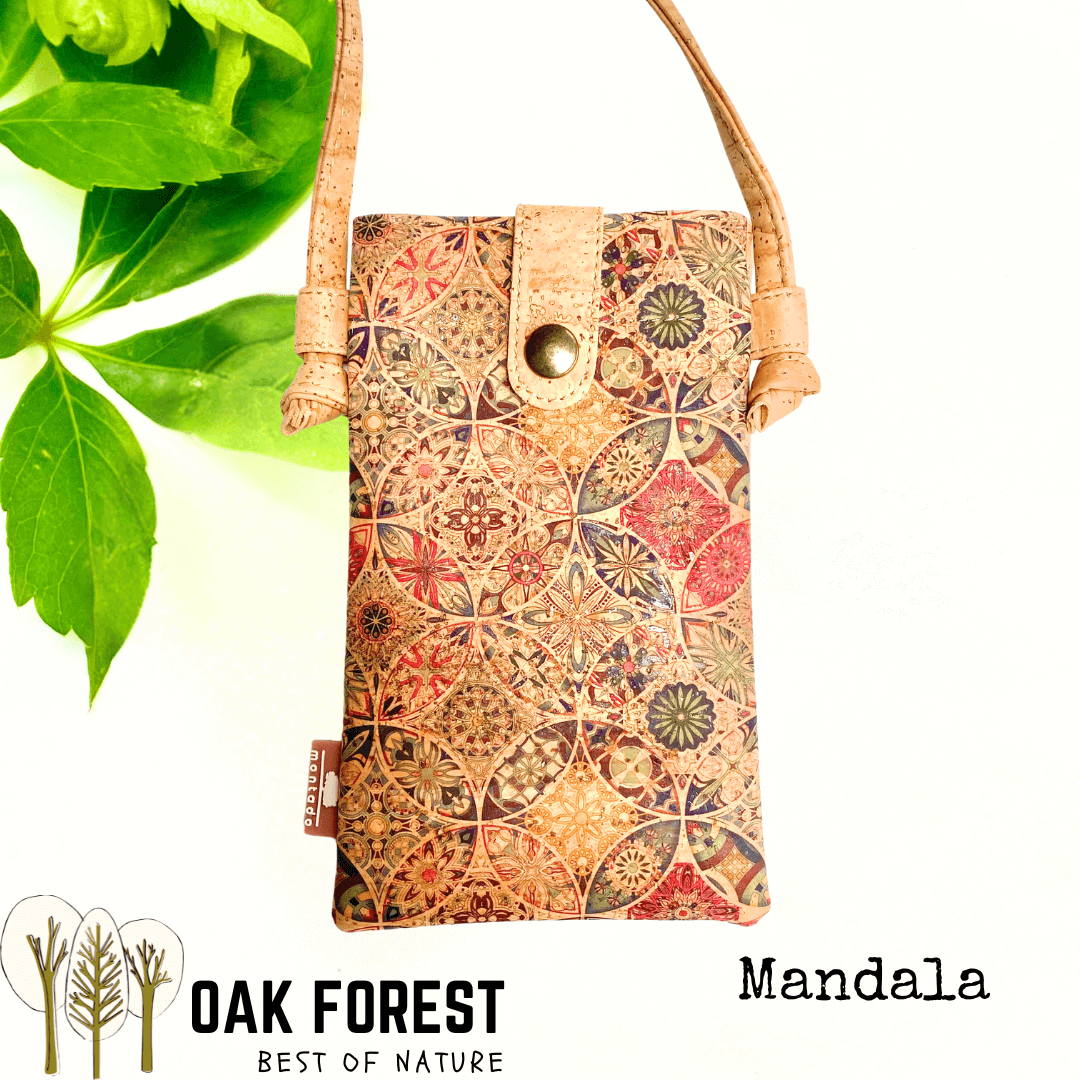 pochette vegan en liege - sac bandouliere liege - sac femme vegan - sac bandoulière en liège - sac liege portugal - pochette légère en liege - pochette cuir végétal - sac bandouliere femme vegan - petit sac léger - petit sac végétal - cuir vegan - pochette en liège - sac en liege léger - pochette fillette été - pochettes colorées été fille - sac femme vegan - sac caramel - sac camel vegan - sac montado - pochette montado