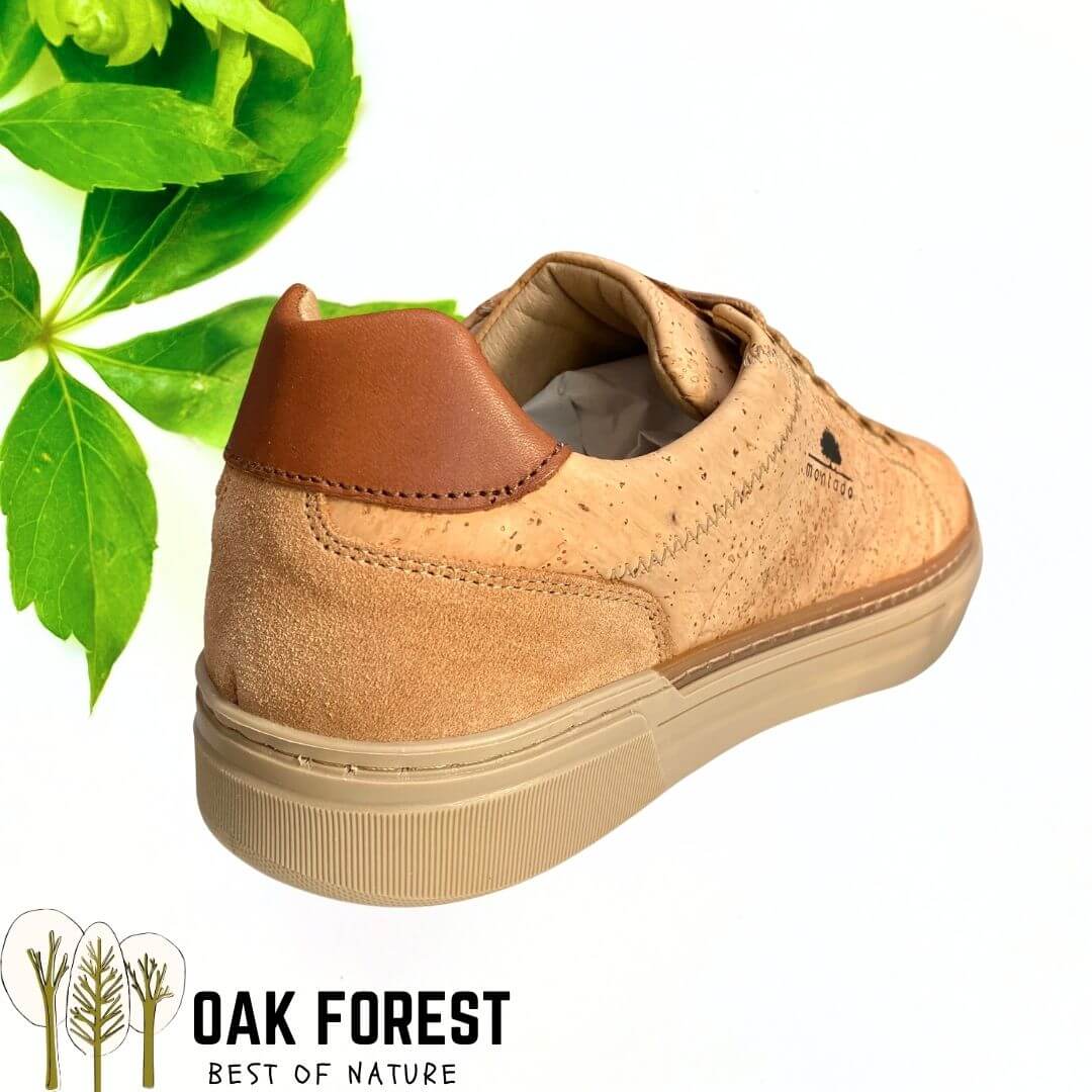 Sneaker Porto en liège naturel vue arrière montrant les panneaux cousus et la semelle beige