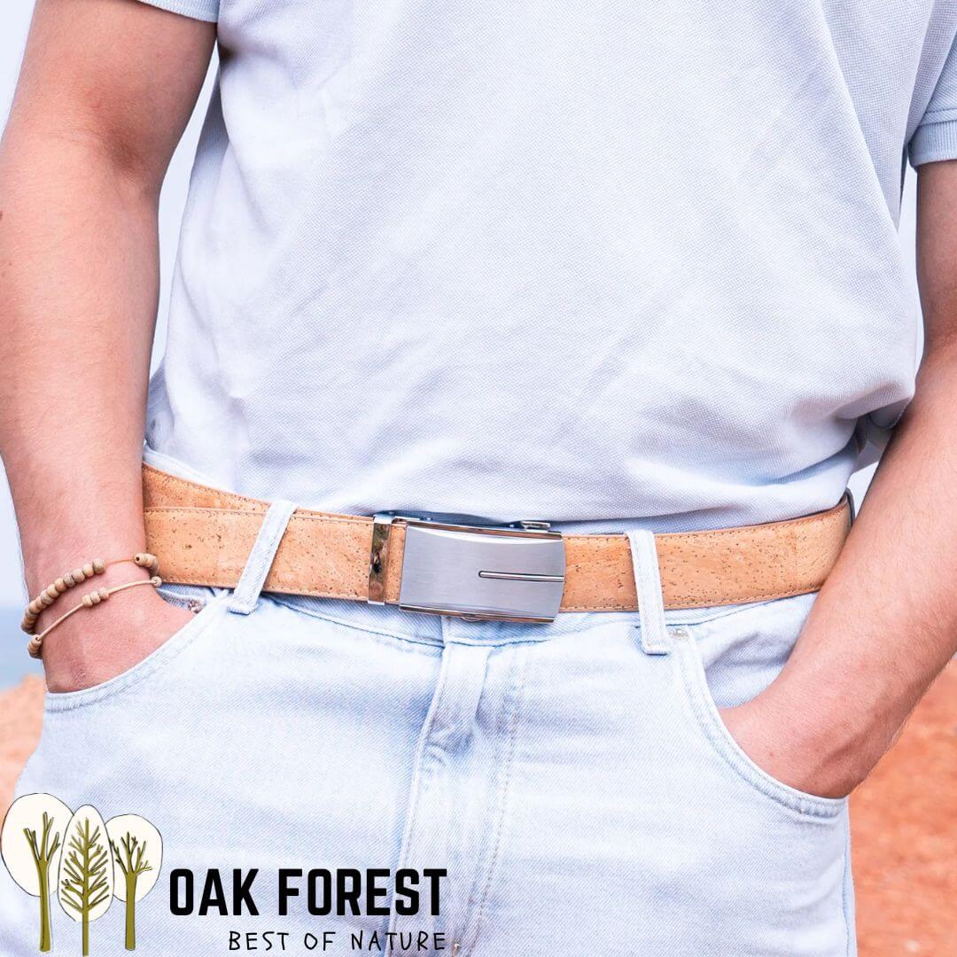 ceinture homme made in france - ceinture liege rouge - ceinture homme cuir végétal - ceinture liège made in portugal - ceinture vegan en liège - ceinture homme pas cher - ceinture artisanale en liege - ceinture fait main femme - ceinture colorée femme - ceinture légère en liège - ceinture sans trou vegan - ceinture sans trou liege