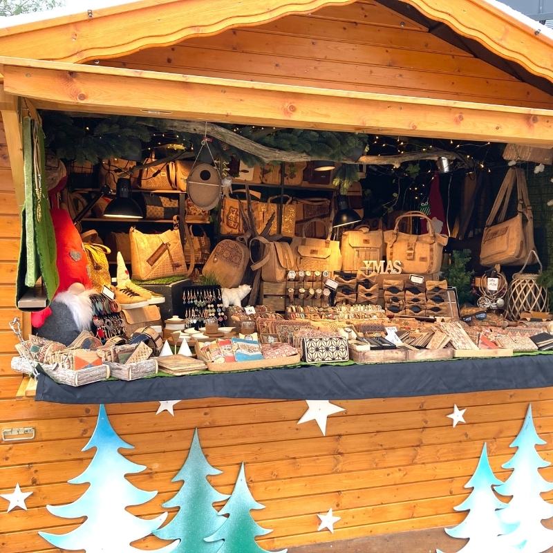 chalet de noel alsace-noel haguenau-sacré noel haguenau-marché de noel covid19-oak forest strasbourg-sac en liège-sac bandoulière liège-sac à main liège France-sac Vegan-sac végétal-sac naturel-maroquinerie en liège