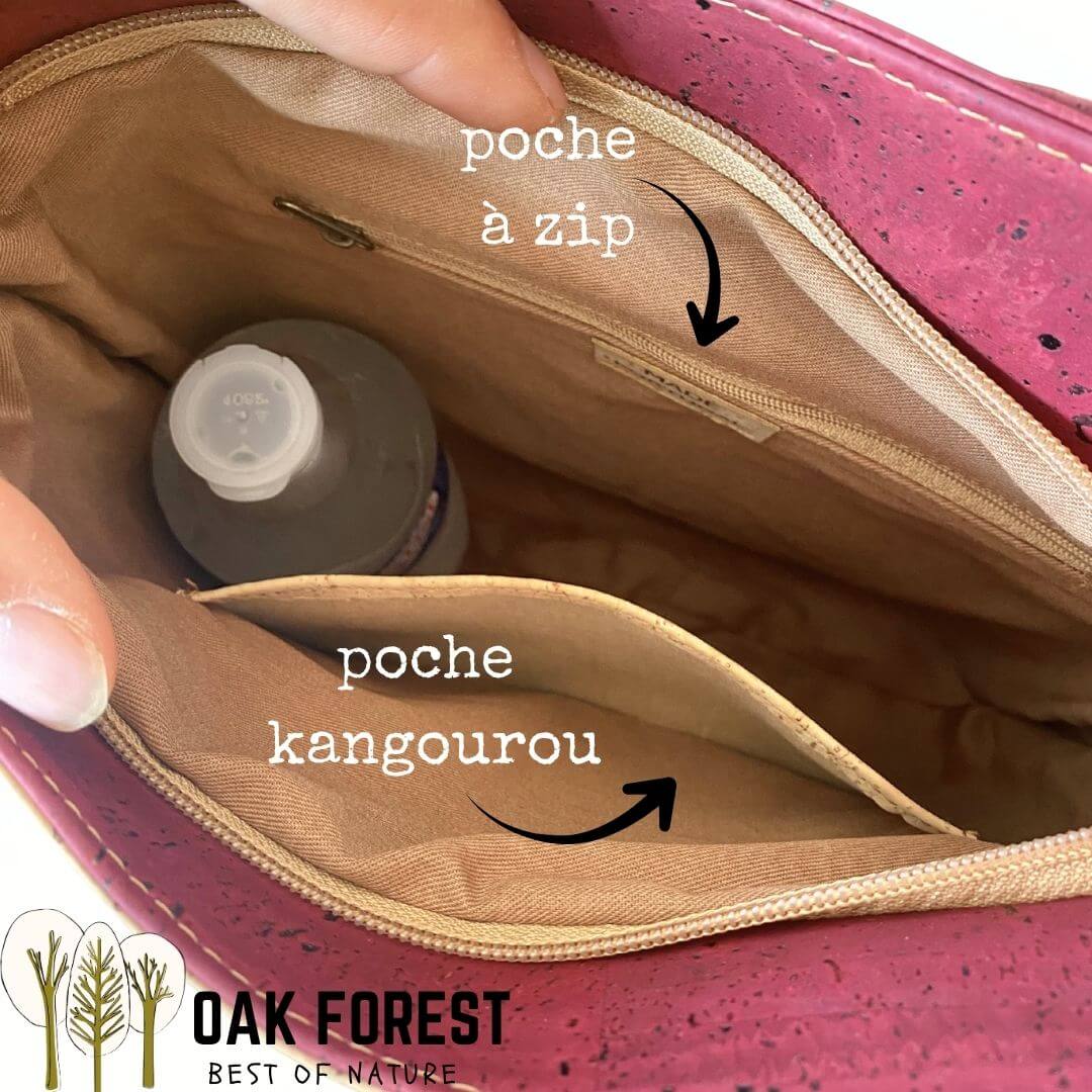 Intérieur du sac Vendange montrant la poche kangourou et la poche zippée avec bouteille d'eau