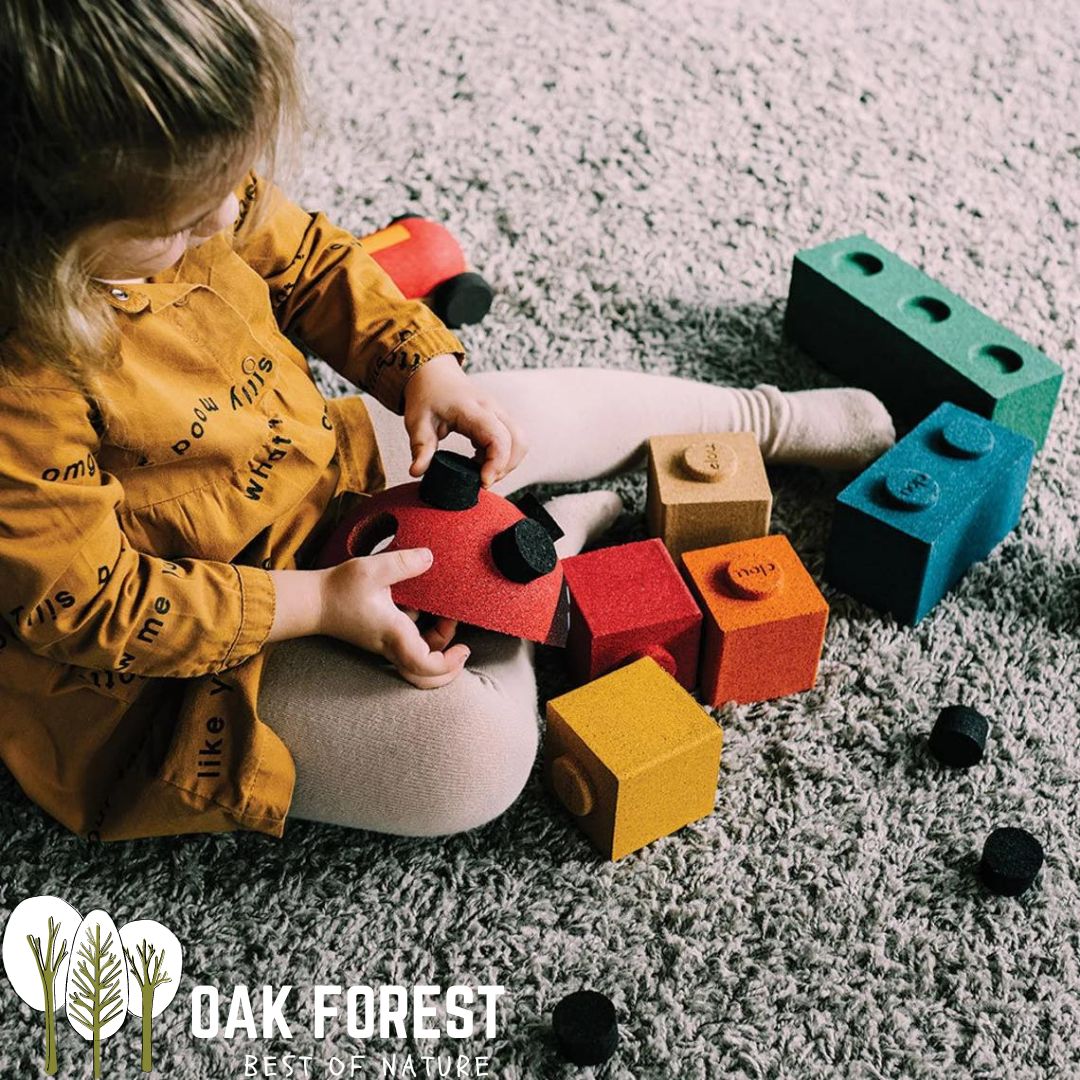 jouet en liege - jouet bois - jouets bois - jouet vegan - jouet ecoresponsable - jouets eco responsable - jouet original - jouet naturel - voiture de course en liege - voiture de course en bois - jouet artisanal - jouet garçon - jouet fille - jouet écologique