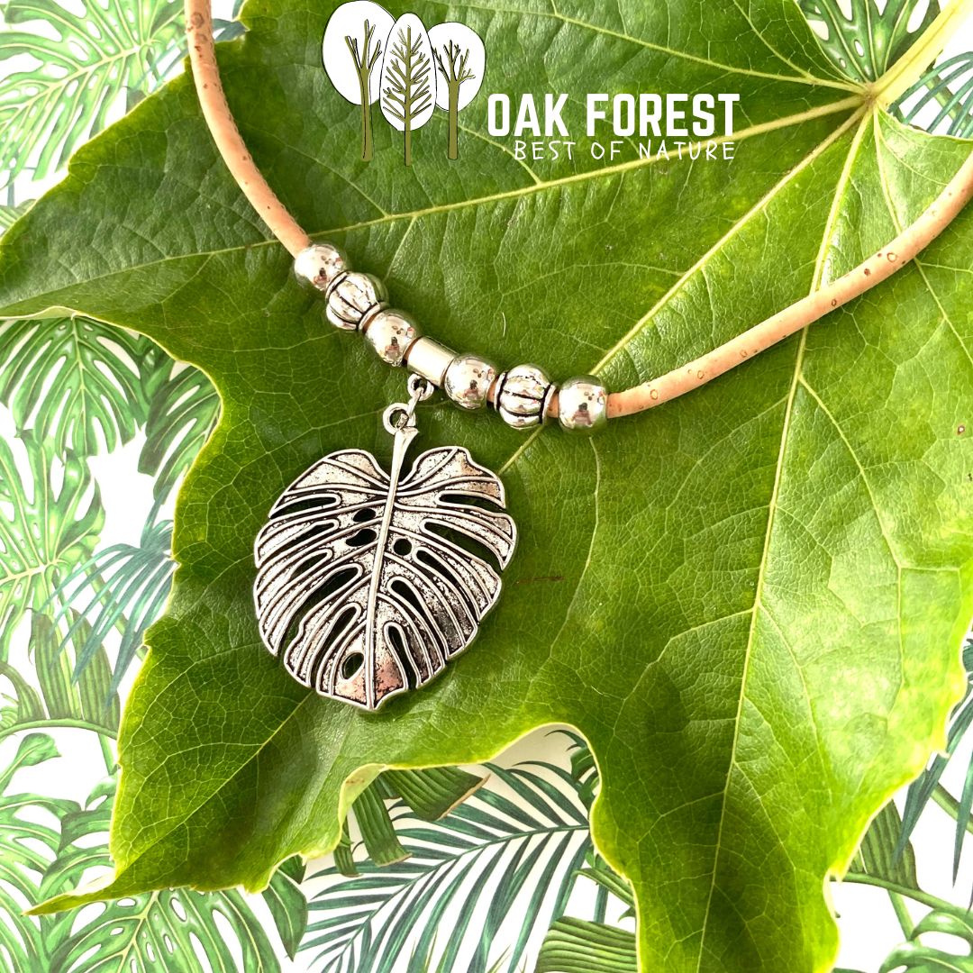 collier en liège - collier en liege - collier liège - collier liege - collier bois- Mandala- collier fantaisie - collier pas cher - idée cadeau noël - idée cadeaux Noel - pendentif - collier coeur - collier vegan - collier femme vegan - collier femme palmier - collier femme feuille portugal