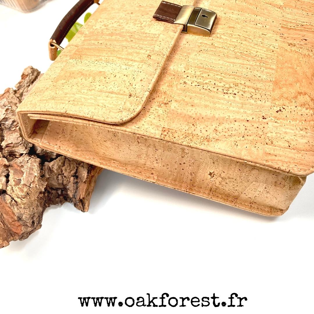 pochette homme vegan - sac homme vegan liege - sac professeur en liege - sac liege portugal - sac léger pour élève - sac écolier en liège