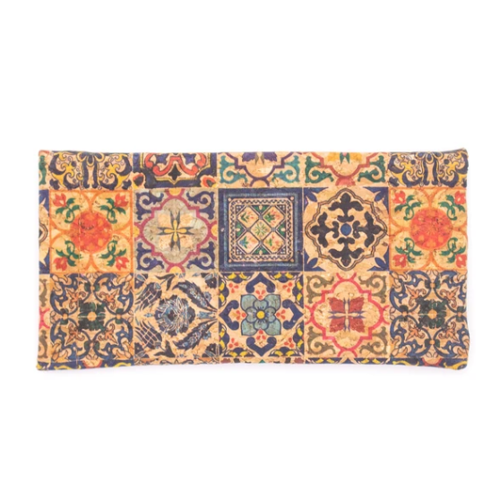 étui à lunettes en liège - étui en liège - pochette en liège - boite à lunette en liège - protège lunettes en liège - boite à lunette vegan - étui à lunettes vegan - protection lunettes de soleil en liège - range lunettes de vue - range lunettes de soleil - ranger ses lunettes - étui en lunette original - étui a lunette végétal