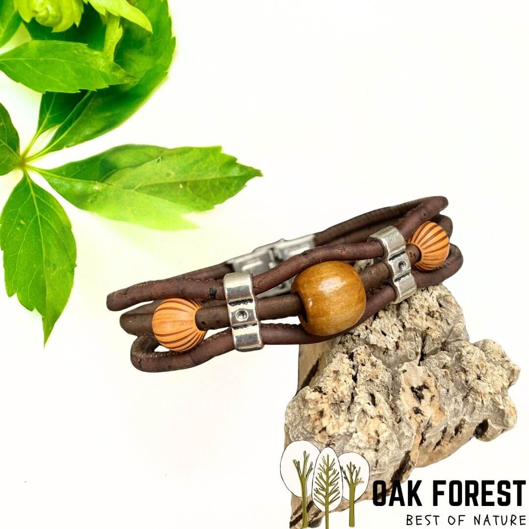 Bracelet en liège marron pour femme vegan avec perle centrale en bois gravé et perles en résine colorée, artisanat du Portugal Oak Forest