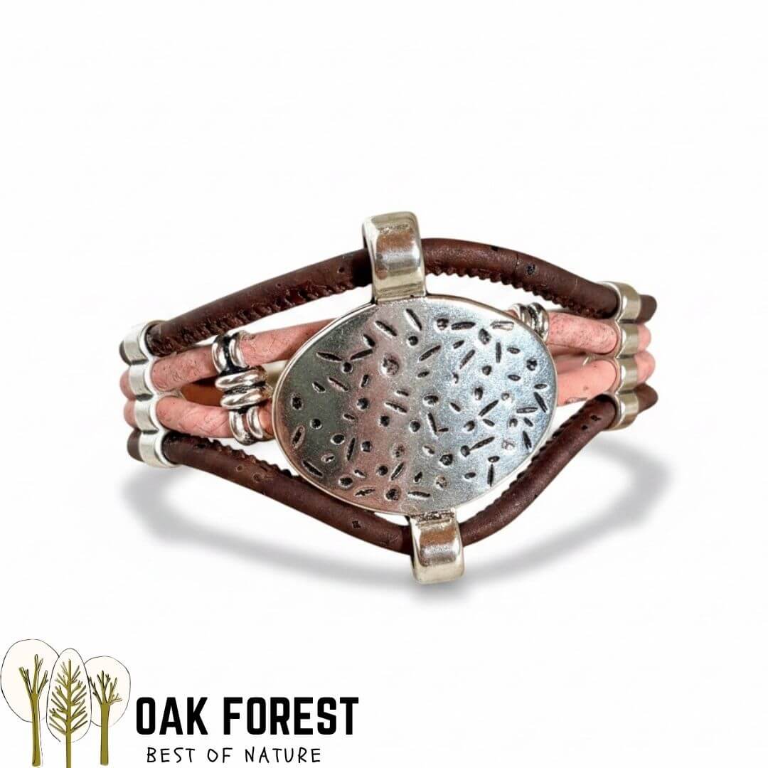 Bracelet en liège rose et marron avec médaillon martelé argenté et fermoir en acier — modèle Mandala