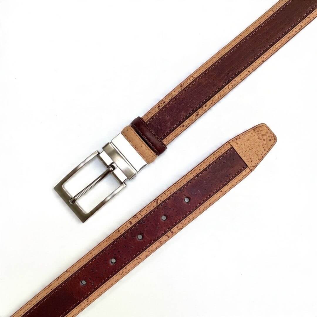 Photo sans logo (attribuée à chaque taille) : Ceinture homme réversible en liège camel et marron, boucle rectangulaire argentée
