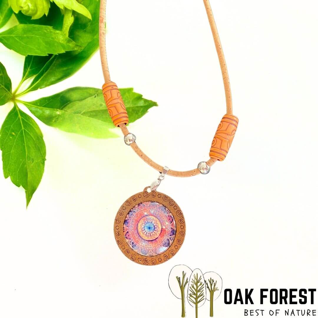 collier en liège - collier en liege - collier liège - collier liege - collier bois- Mandala- collier fantaisie - collier pas cher - idée cadeau noël - idée cadeaux Noel - pendentif - collier coeur - collier vegan - collier femme vegan - collier femme palmier - collier femme feuille portugal - collier bleu femme - collier soleil femme - collier turquoise femme