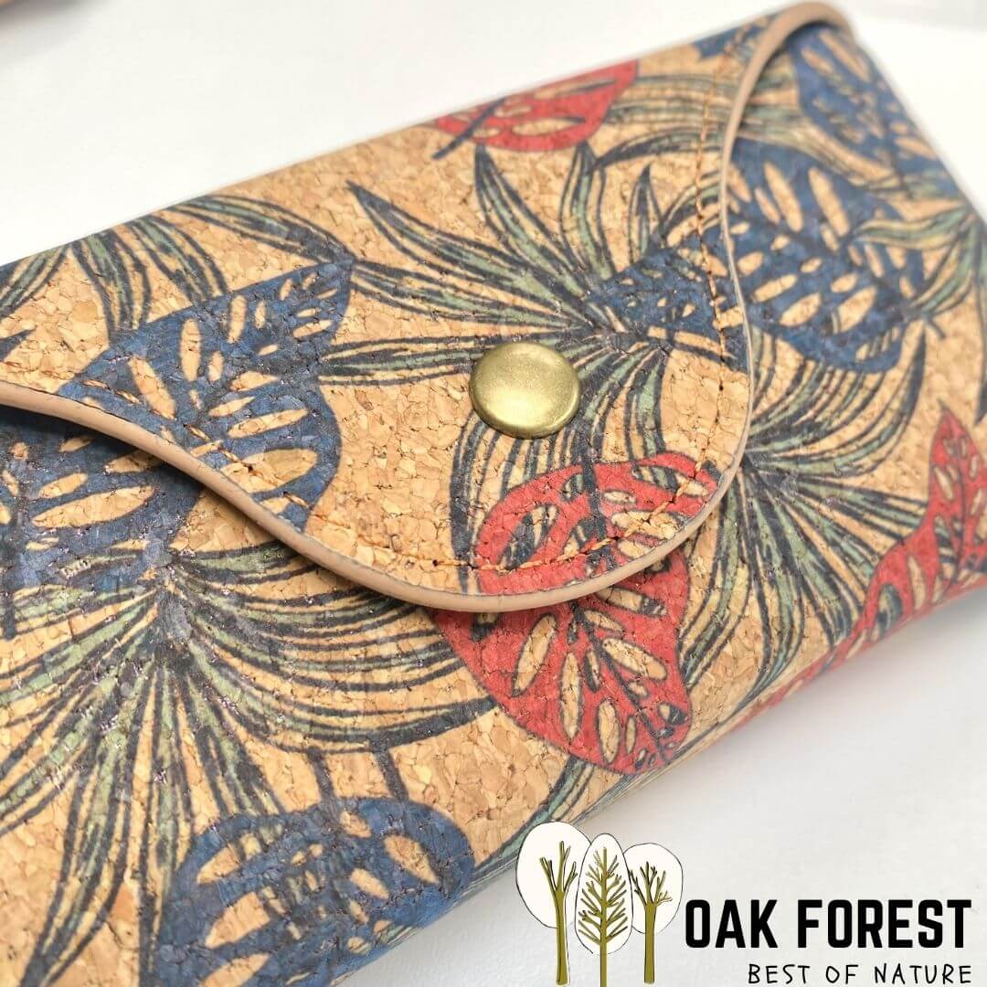 Zoom sur Étui à lunettes semi rigide en liège motif feuilles de jungle avec attache porte-clés Oak Forest