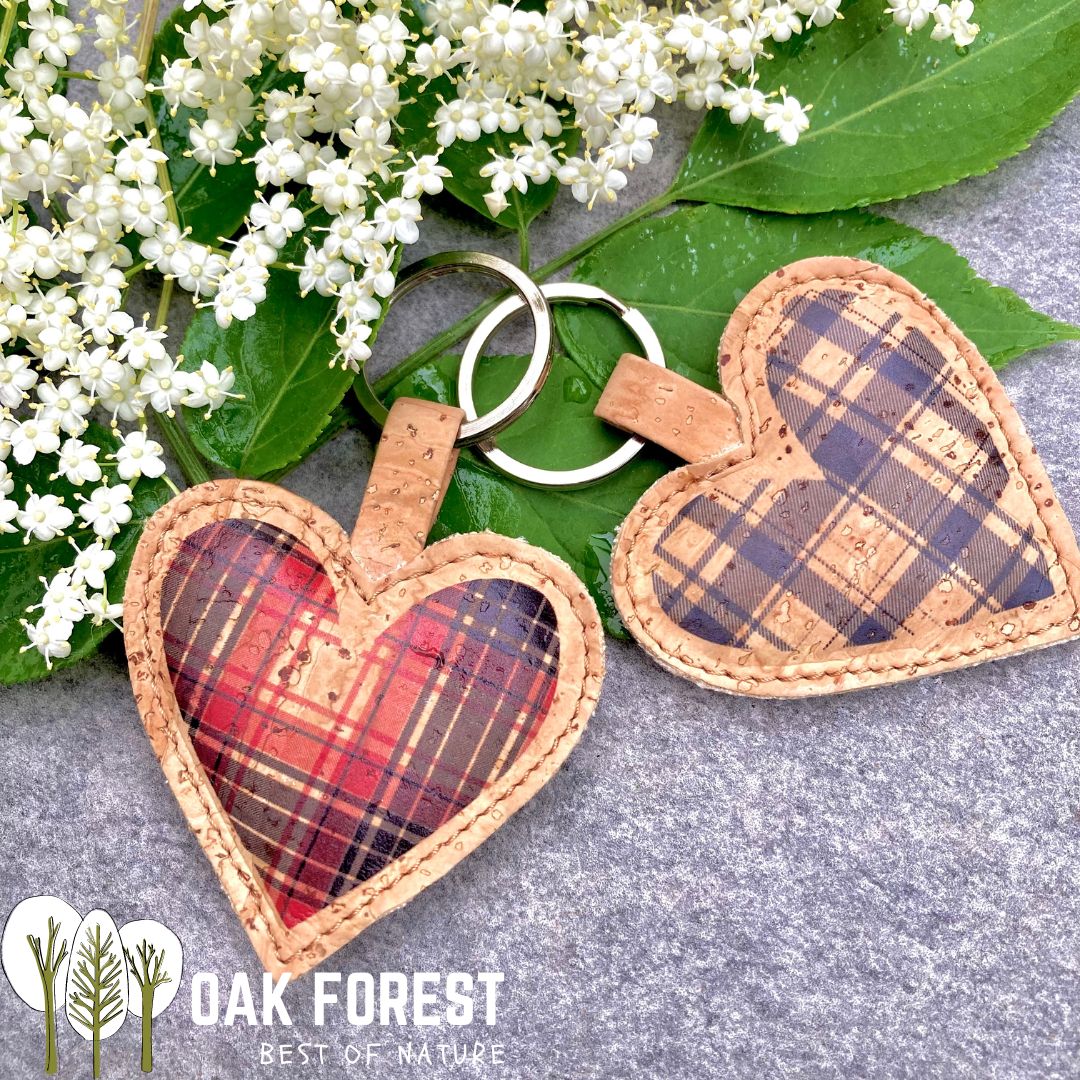 porte clé coeur liege - porte clé liège - fête des mères - fêtes des grands-mères - motif kelsch alsacien - coeur rouge - idée cadeau maman - saint Valentin idée cadeau - coeur en liège portugal - porte clé original - preuve d'amour - porte clé amour