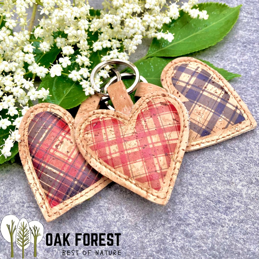 porte clé coeur liege - porte clé liège - fête des mères - fêtes des grands-mères - motif kelsch alsacien - coeur rouge - idée cadeau maman - saint Valentin idée cadeau - coeur en liège portugal - porte clé original - preuve d'amour - porte clé amour