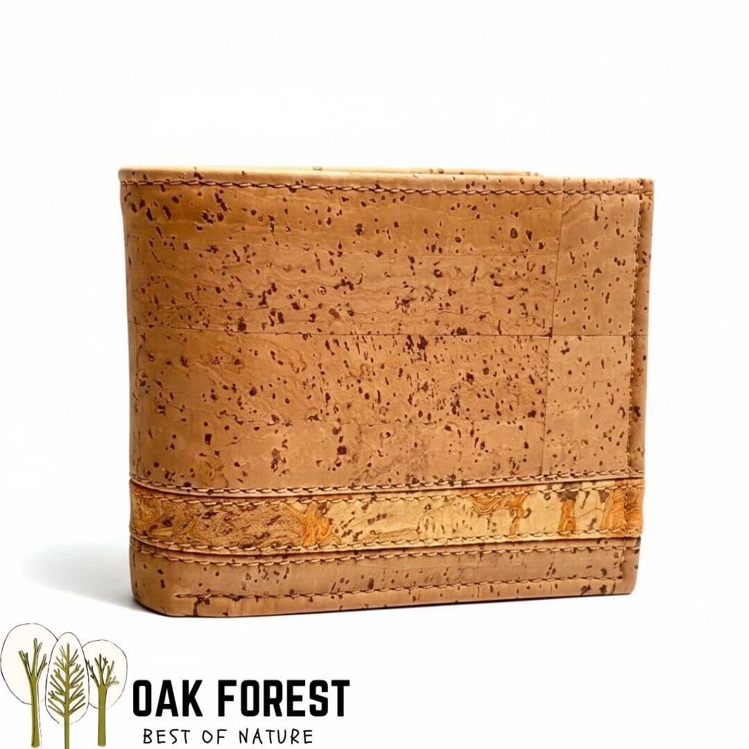 Portefeuille homme compact en liège naturel couleur camel, fermé, vue de face fabrication portugaise