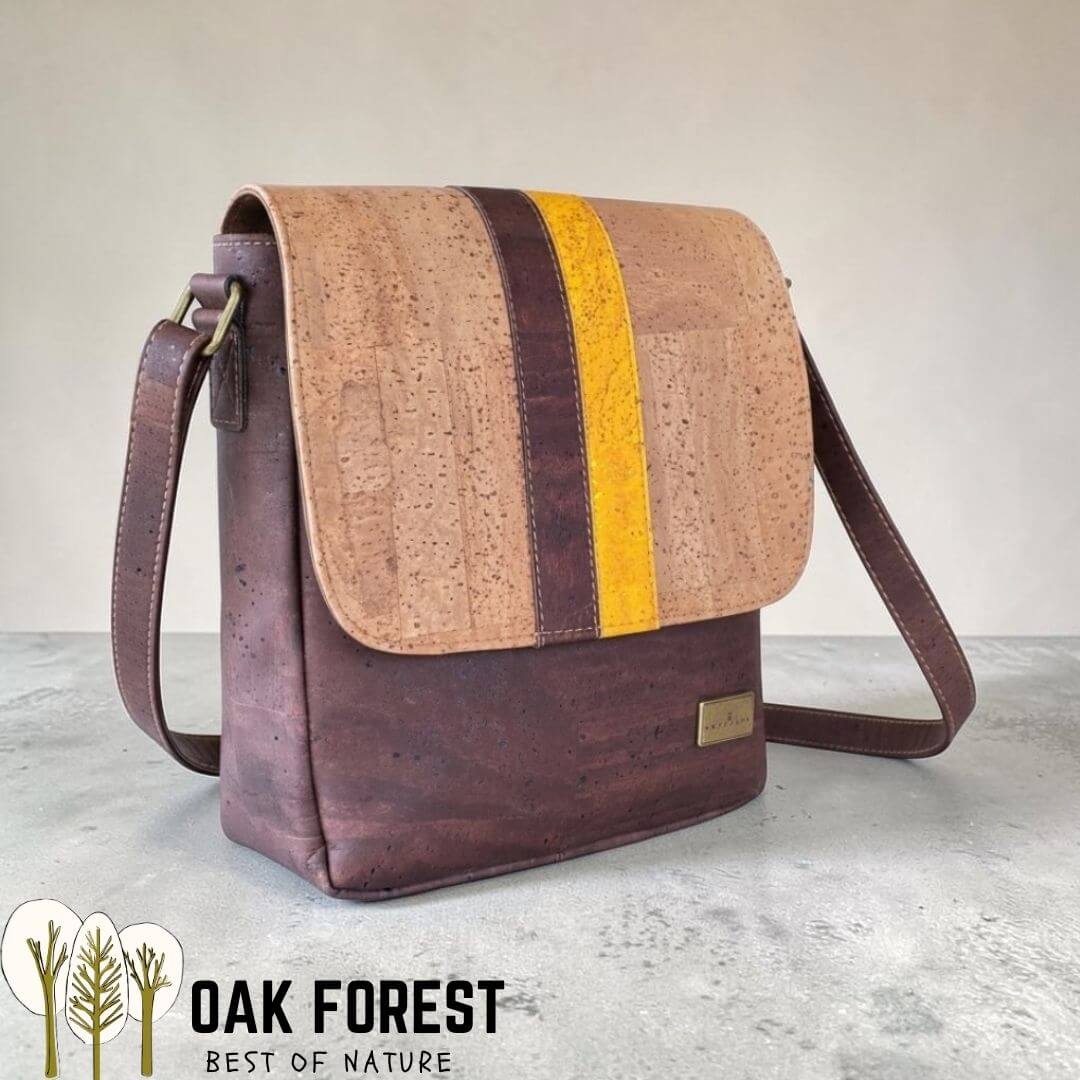 Besace homme en liège marron camel avec rabat naturel à bande jaune et brune — modèle Rallye