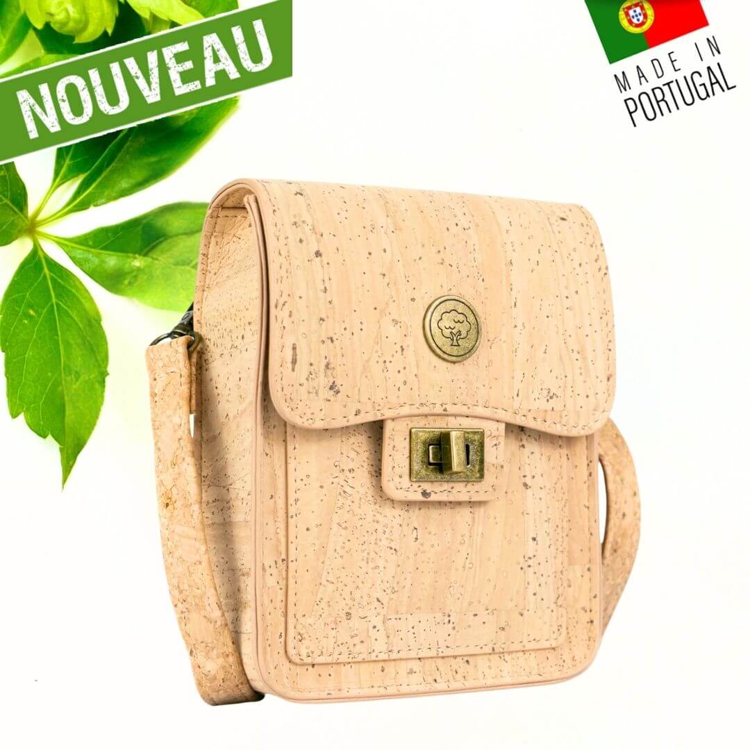 pochette vegan en liege - sac bandouliere liege - sac femme vegan - sac bandoulière en liège - sac liege portugal - pochette légère en liege - pochette cuir végétal - sac bandouliere femme vegan - petit sac léger - petit sac végétal - cuir vegan - pochette en liège