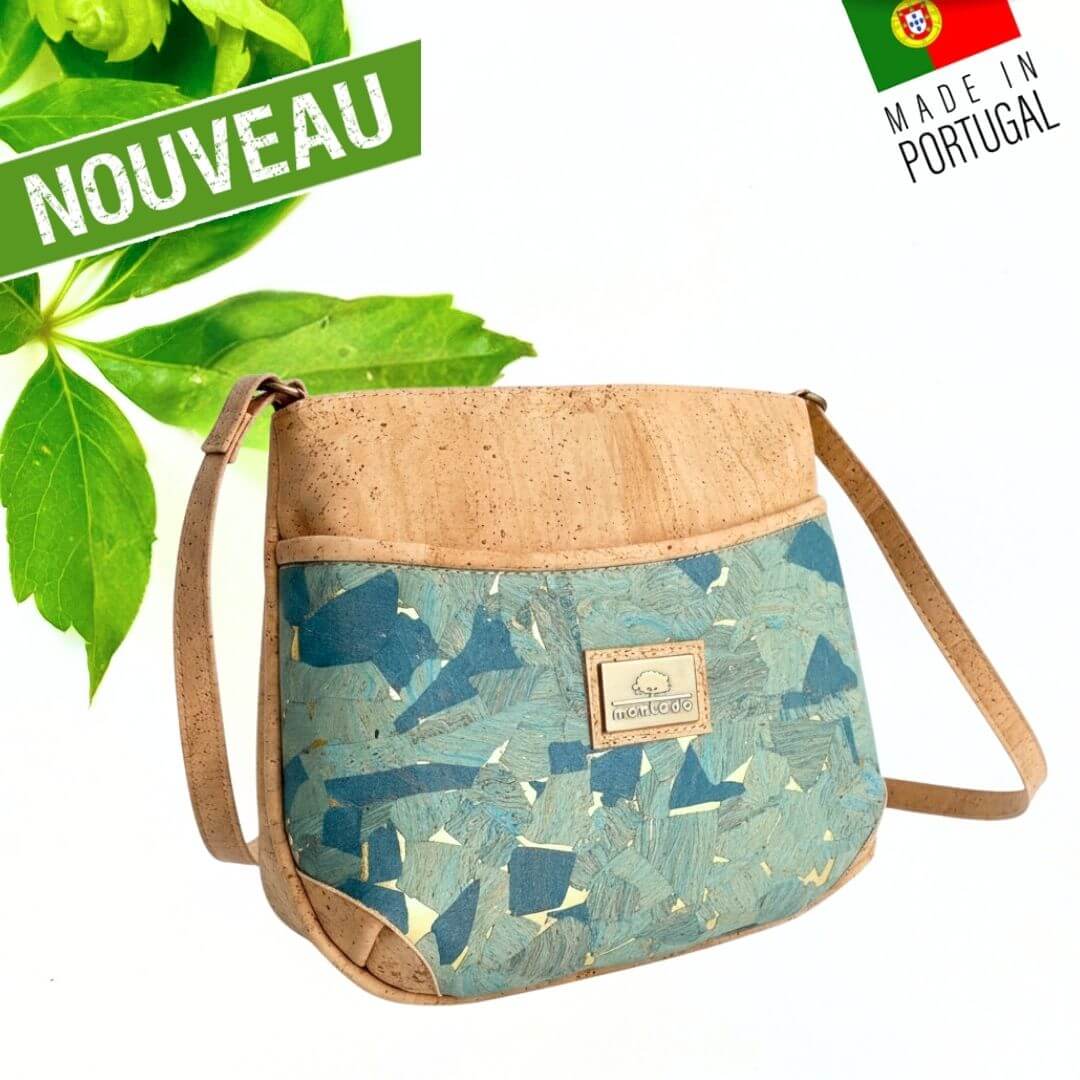 Sac besace Solène Blue en liège naturel avec rabat mosaïque bleu canard et doré