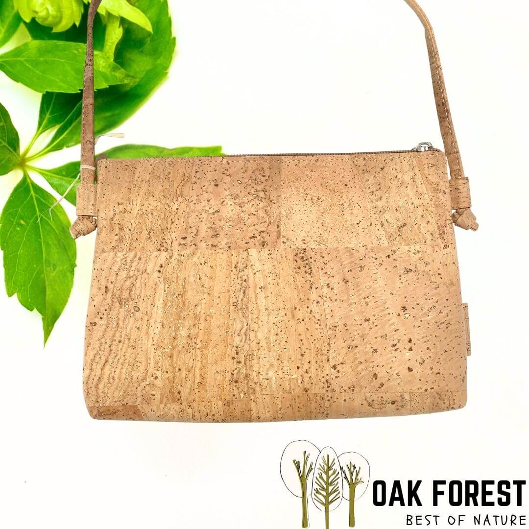 sac bandouliere vegan - sac bleu vegan -sac en liege - sac liege - sac liège - sac en liège portugal - petit sac bandouliere femme vegan - sac cuir végétal - sac cuir vegan - petit sac femme été - sac léger jeune fille - sac bleu fillette - sac à main fillette - sac rouge vegan - sac artisanal portugal - sac fait main France