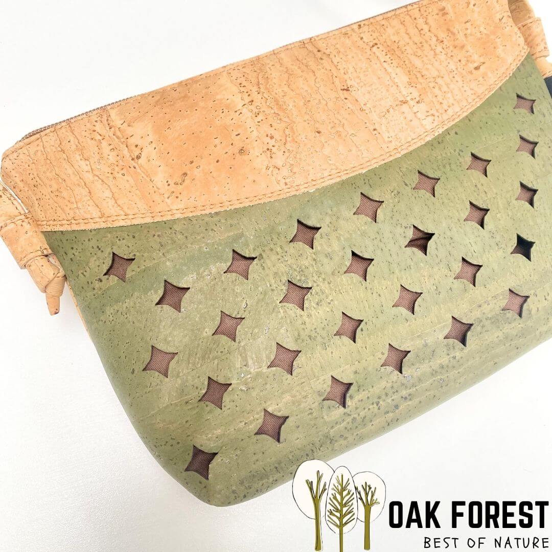 sac bandouliere vegan - sac bleu vegan -sac en liege - sac liege - sac liège - sac en liège portugal - petit sac bandouliere femme vegan - sac cuir végétal - sac cuir vegan - petit sac femme été - sac léger jeune fille - sac bleu fillette - sac à main fillette - sac rouge vegan - sac artisanal portugal - sac fait main France