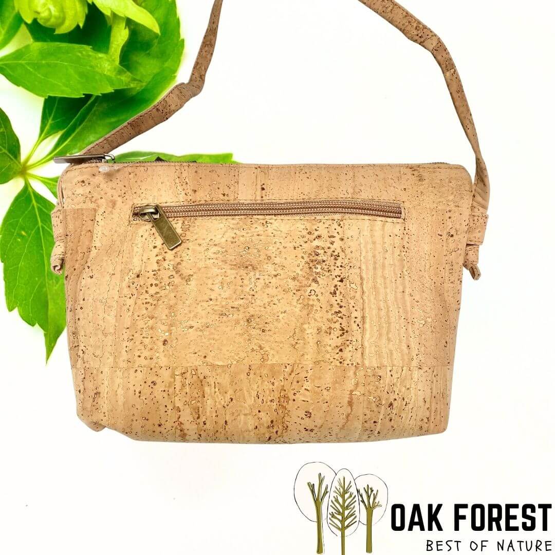 sac bandouliere vegan - sac bleu vegan -sac en liege - sac liege - sac liège - sac en liège portugal - petit sac bandouliere femme vegan - sac cuir végétal - sac cuir vegan - petit sac femme été - sac léger jeune fille - sac bleu fillette - sac à main fillette - sac rouge vegan - sac artisanal portugal - sac fait main France