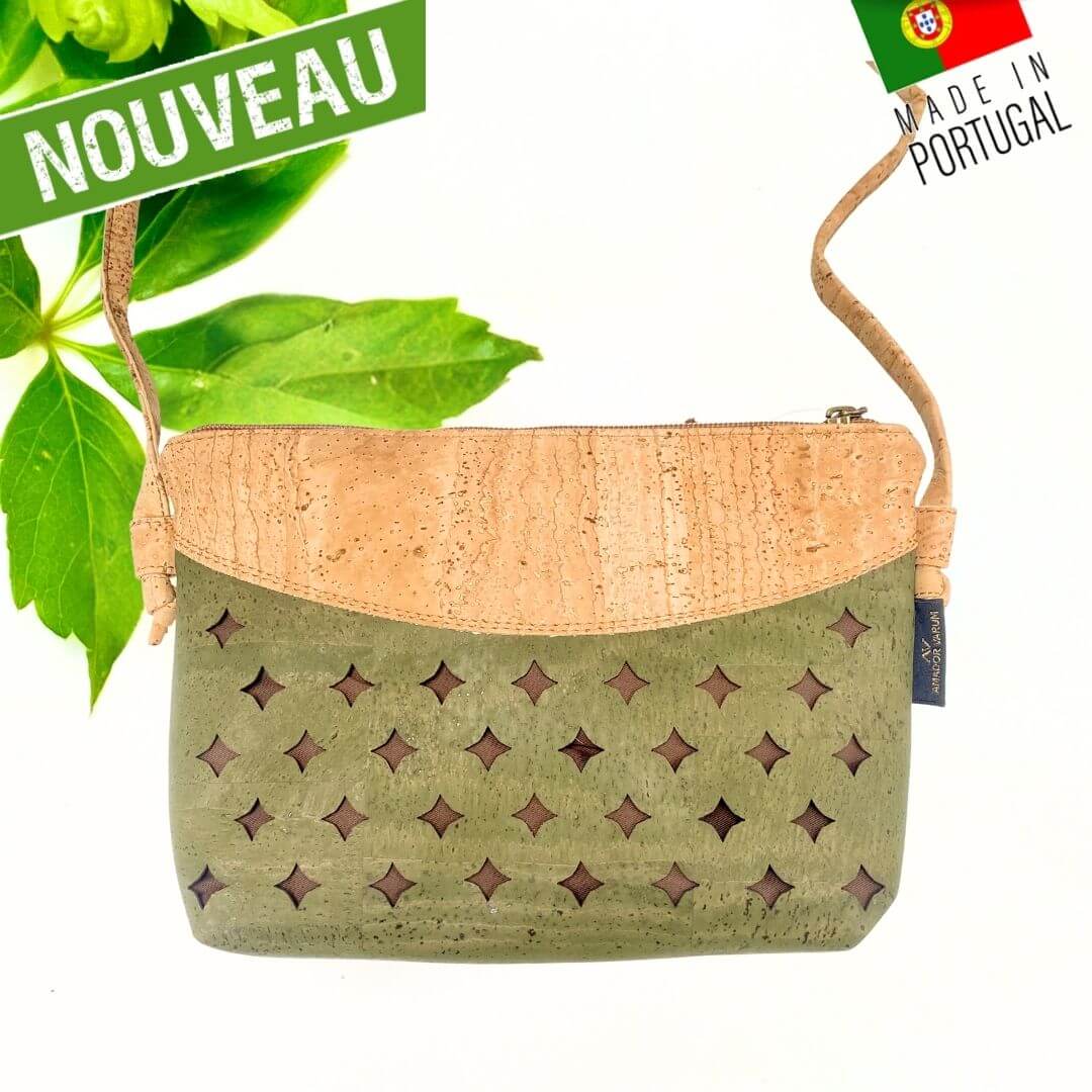 sac bandouliere vegan - sac bleu vegan -sac en liege - sac liege - sac liège - sac en liège portugal - petit sac bandouliere femme vegan - sac cuir végétal - sac cuir vegan - petit sac femme été - sac léger jeune fille - sac bleu fillette - sac à main fillette - sac rouge vegan - sac artisanal portugal - sac fait main France