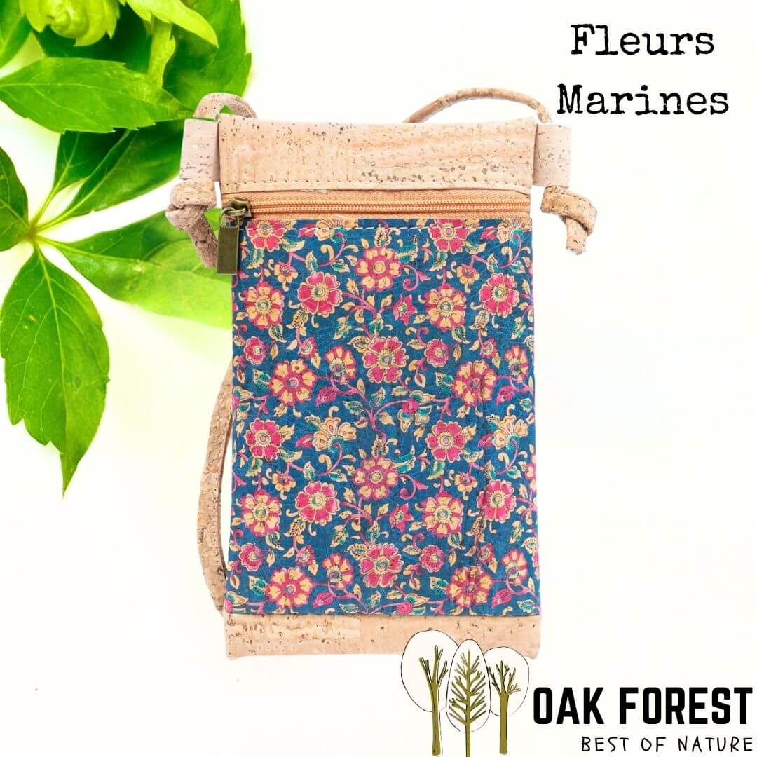 pochette vegan en liege - sac bandouliere liege - sac femme vegan - sac bandoulière en liège - sac liege portugal - pochette légère en liege - pochette cuir végétal - sac bandouliere femme vegan - petit sac léger - petit sac végétal - cuir vegan - pochette en liège - sac en liege léger - pochette fillette été - pochettes colorées été fille - sac femme vegan - sac caramel 