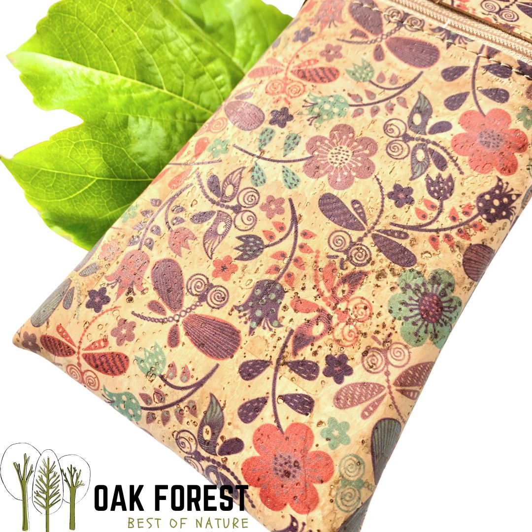 pochette vegan en liege - sac bandouliere liege - sac femme vegan - sac bandoulière en liège - sac liege portugal - pochette légère en liege - pochette cuir végétal - sac bandouliere femme vegan - petit sac léger - petit sac végétal - cuir vegan - pochette en liège - sac en liege léger - pochette fillette été - pochettes colorées été fille - sac femme vegan - sac caramel - sac camel vegan