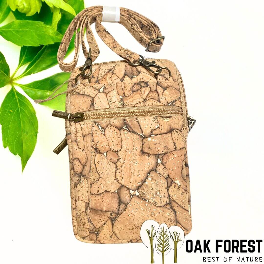 pochette vegan en liege - sac bandouliere liege - sac femme vegan - sac bandoulière en liège - sac liege portugal - pochette légère en liege - pochette cuir végétal - sac bandouliere femme vegan - petit sac léger - petit sac végétal - cuir vegan - pochette en liège