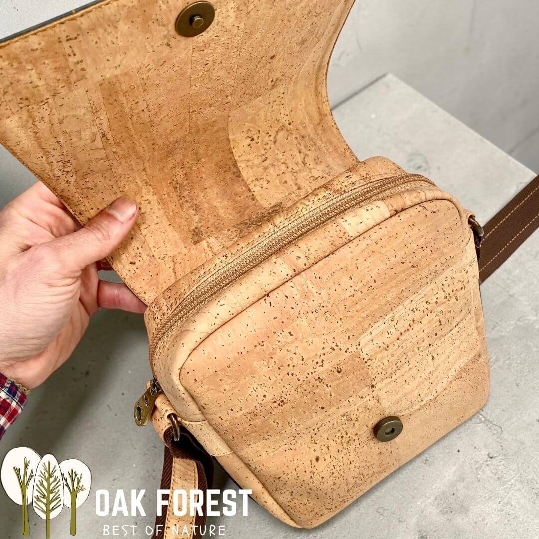 Sacoche homme Navigator en liège avec rabat et fermeture éclaire