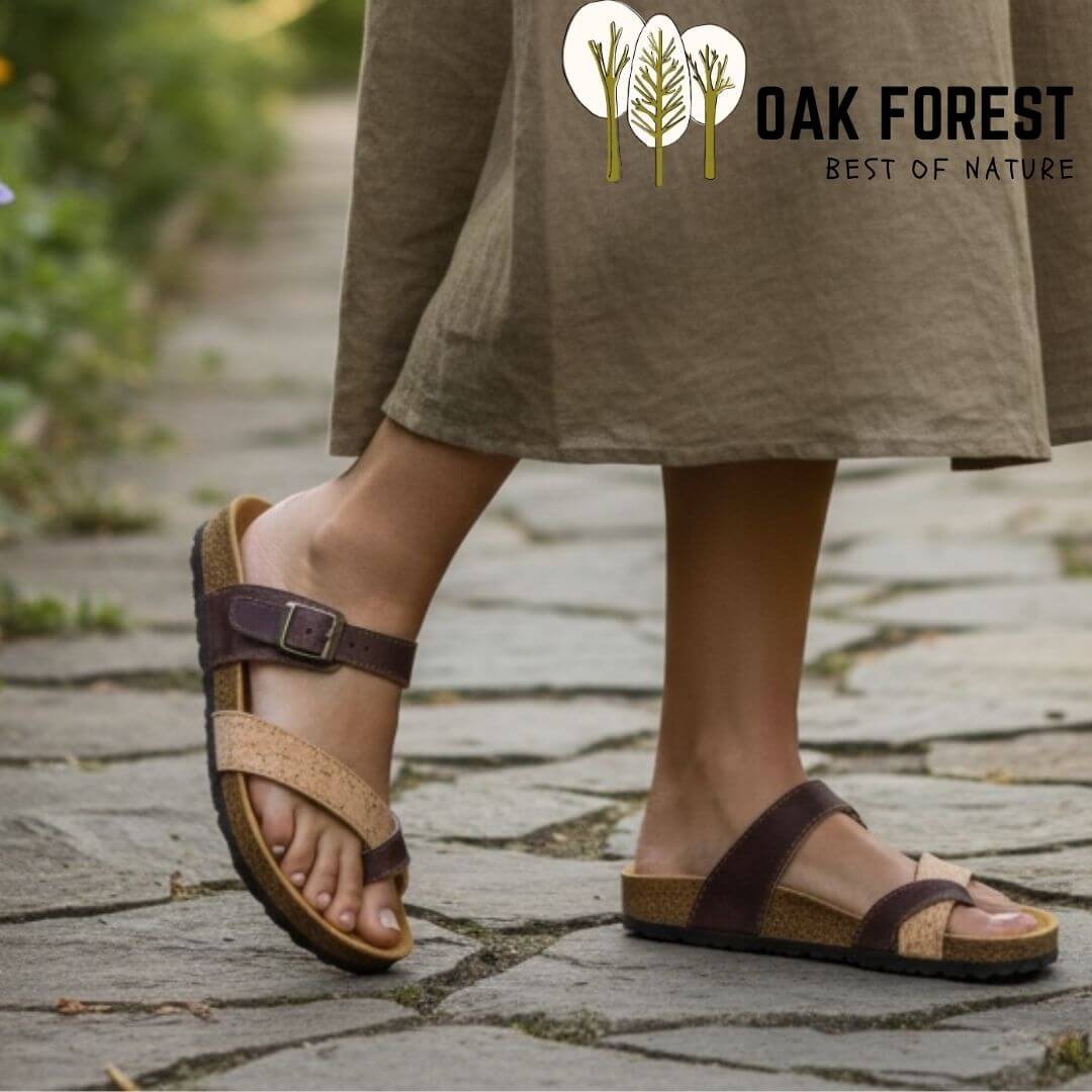 Sandales d'été en liège pour femme portées au bord de l'eau - Élégance éthique et naturelle - Birkenstock femme