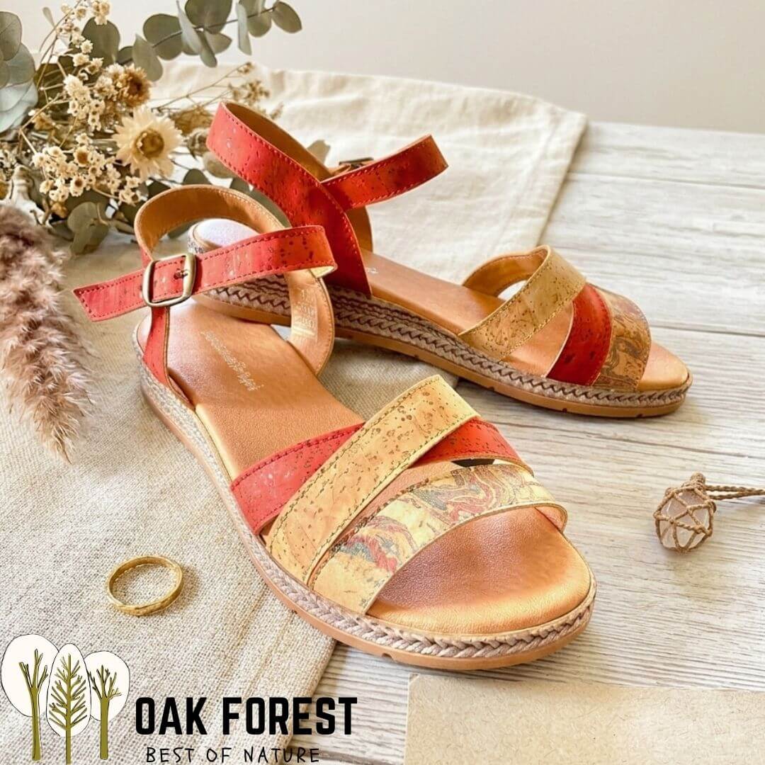 sandale chic pour femme liège vegan rouge, pour un style estival bohème chic
